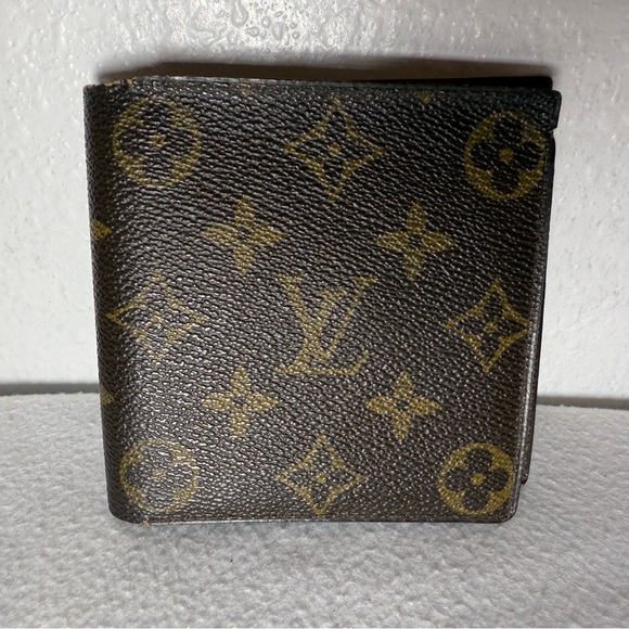 Louis Vuitton bi-fold Card Holder - Picture 1 of 7
